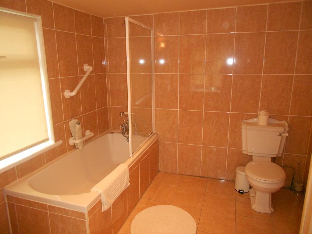 Tralia Farmhouse Self Catering Фаранфор Стая снимка